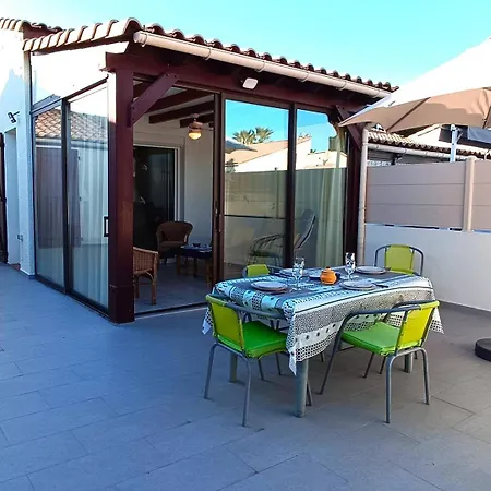 Superbe Pavillon Dans Avec Piscine -parking Privatif -6cyc119 *