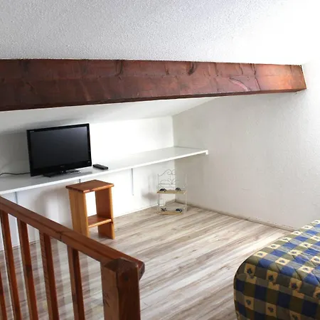 Superbe Pavillon Dans Avec Piscine -parking Privatif -6cyc119 Apartman