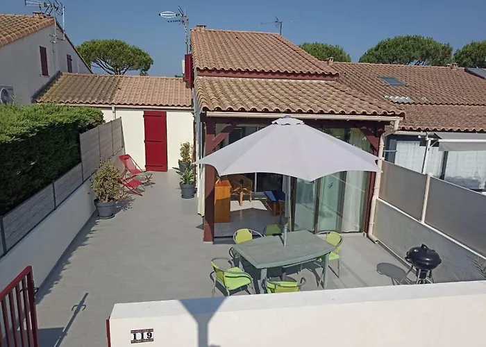 شقة Superbe Pavillon Dans Avec Piscine -parking Privatif -6cyc119